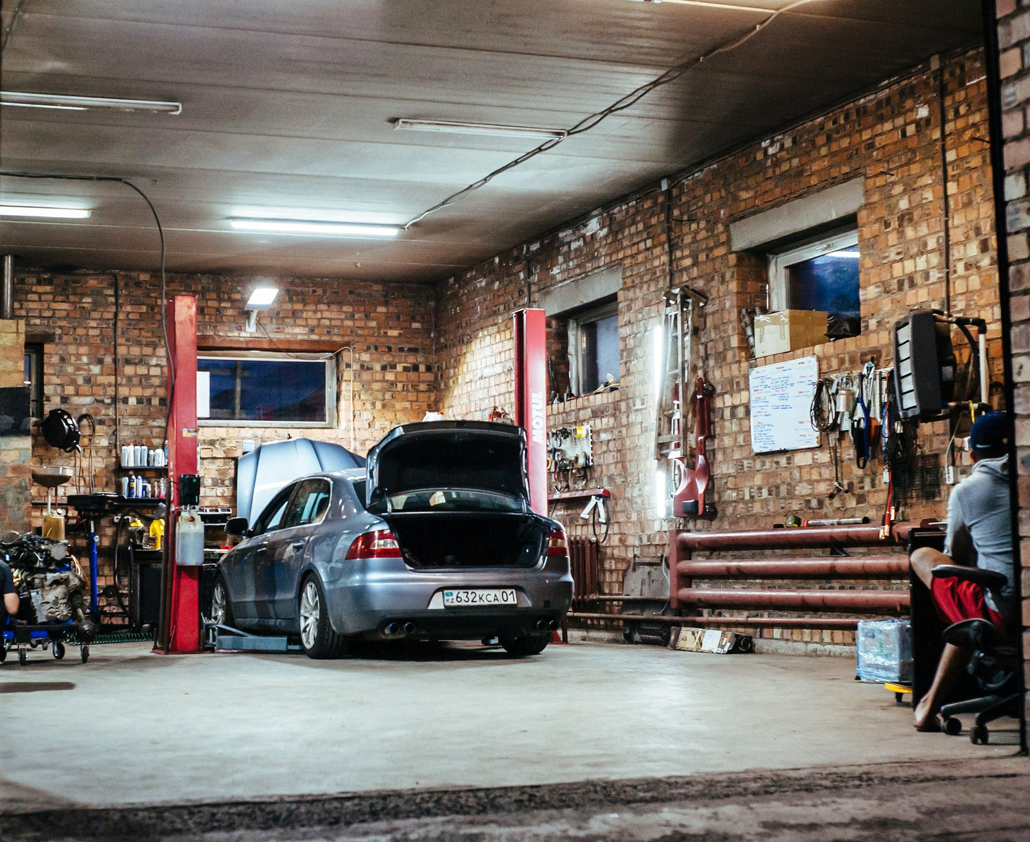 Auto & Garage